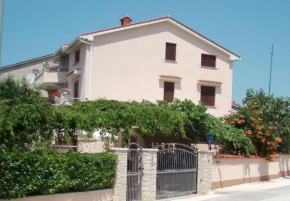 Отель Apartment Fazana 11  Штиньян